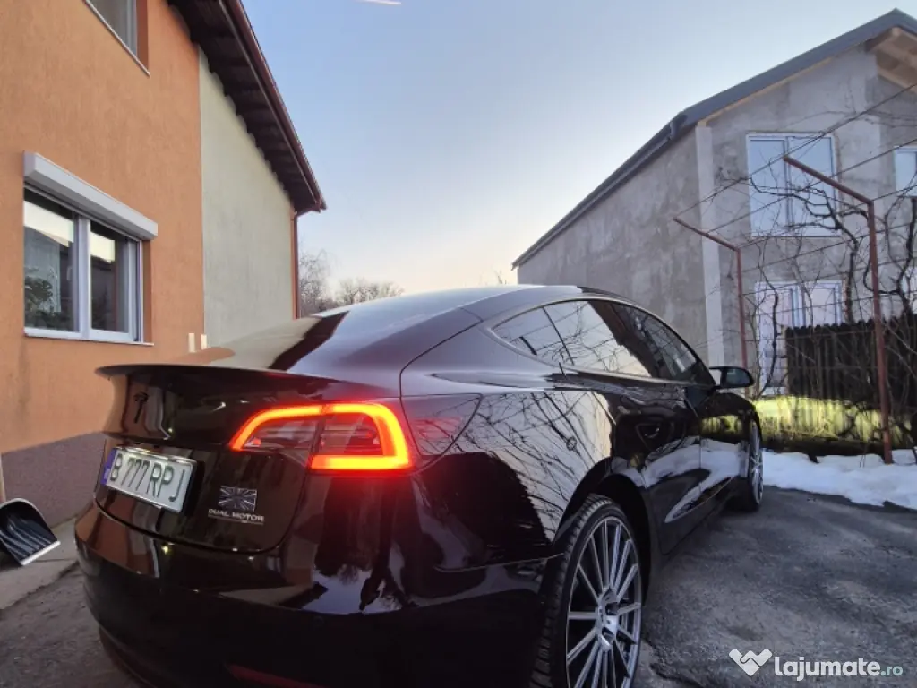 Tesla Model 3 Performance 