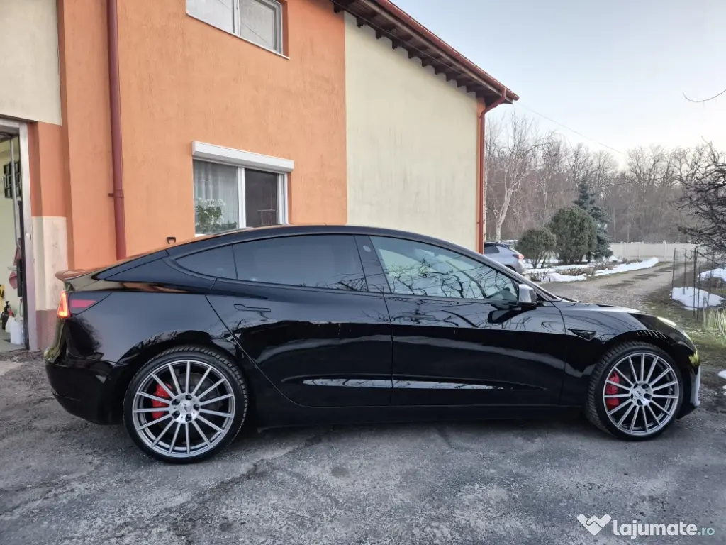 Tesla Model 3 Performance 