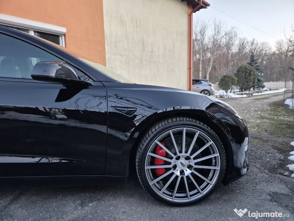 Tesla Model 3 Performance 