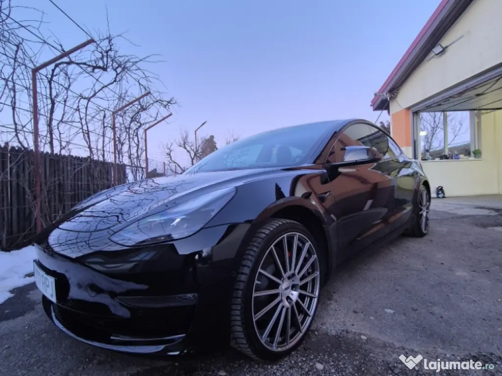 Tesla Model 3 Performance 