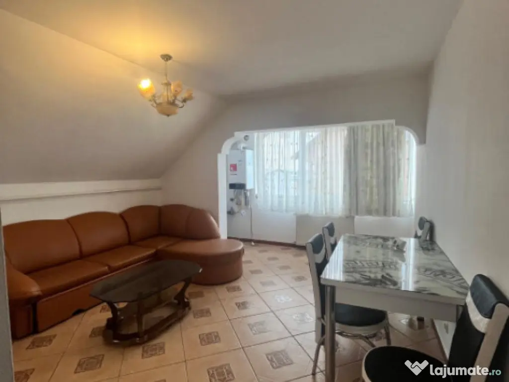 Apartament 4 camere, decomandat, Radauti 