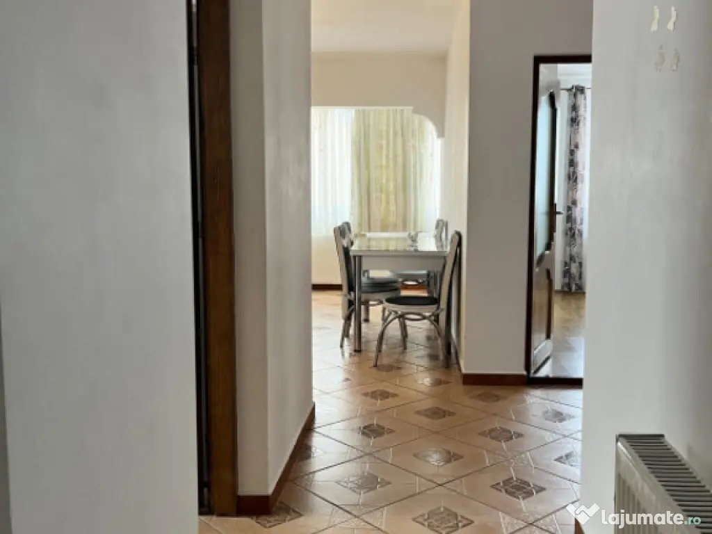 Apartament 4 camere, decomandat, Radauti 