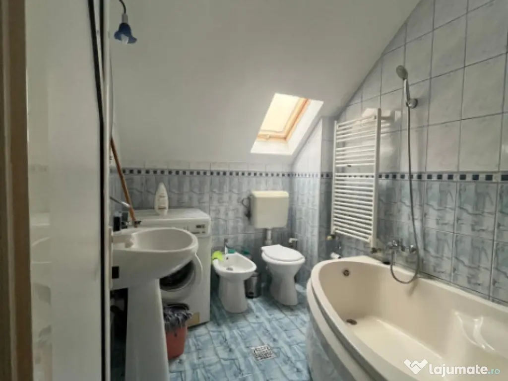 Apartament 4 camere, decomandat, Radauti 