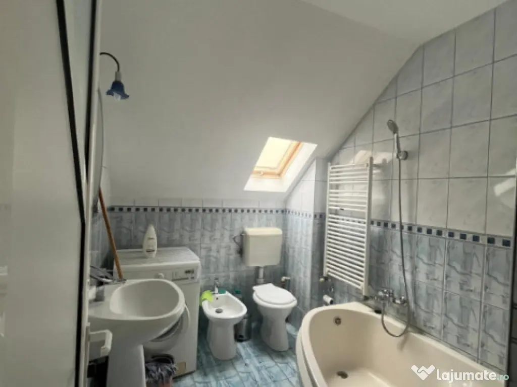 Apartament 4 camere, decomandat, Radauti 