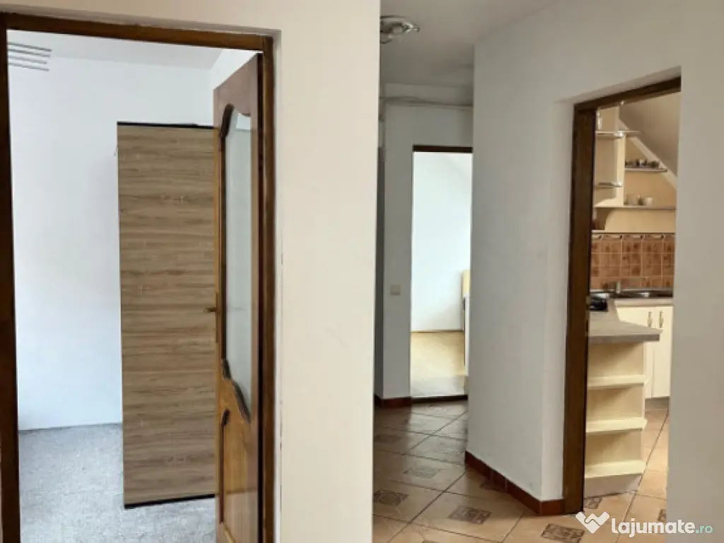 Apartament 4 camere, decomandat, Radauti 