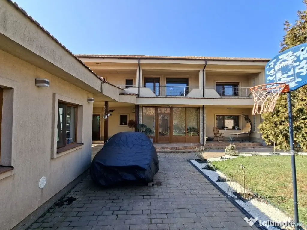 Vila P+1E de vanzare in localitatea Eforie Nord, zona de vile 