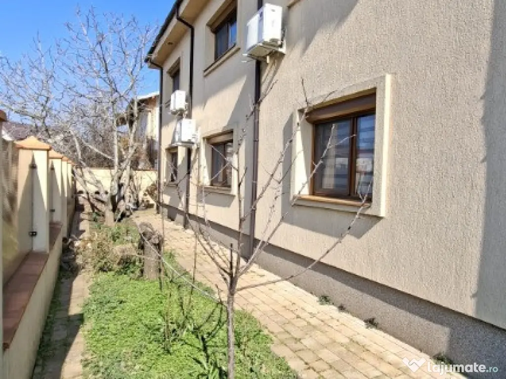 Vila P+1E de vanzare in localitatea Eforie Nord, zona de vile 