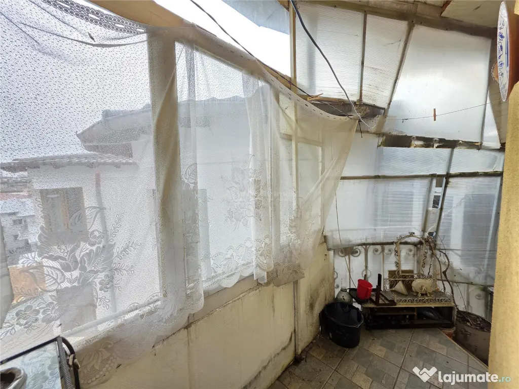 2 camere - centrala termica - et 3 mansarda - Vasile Lucac