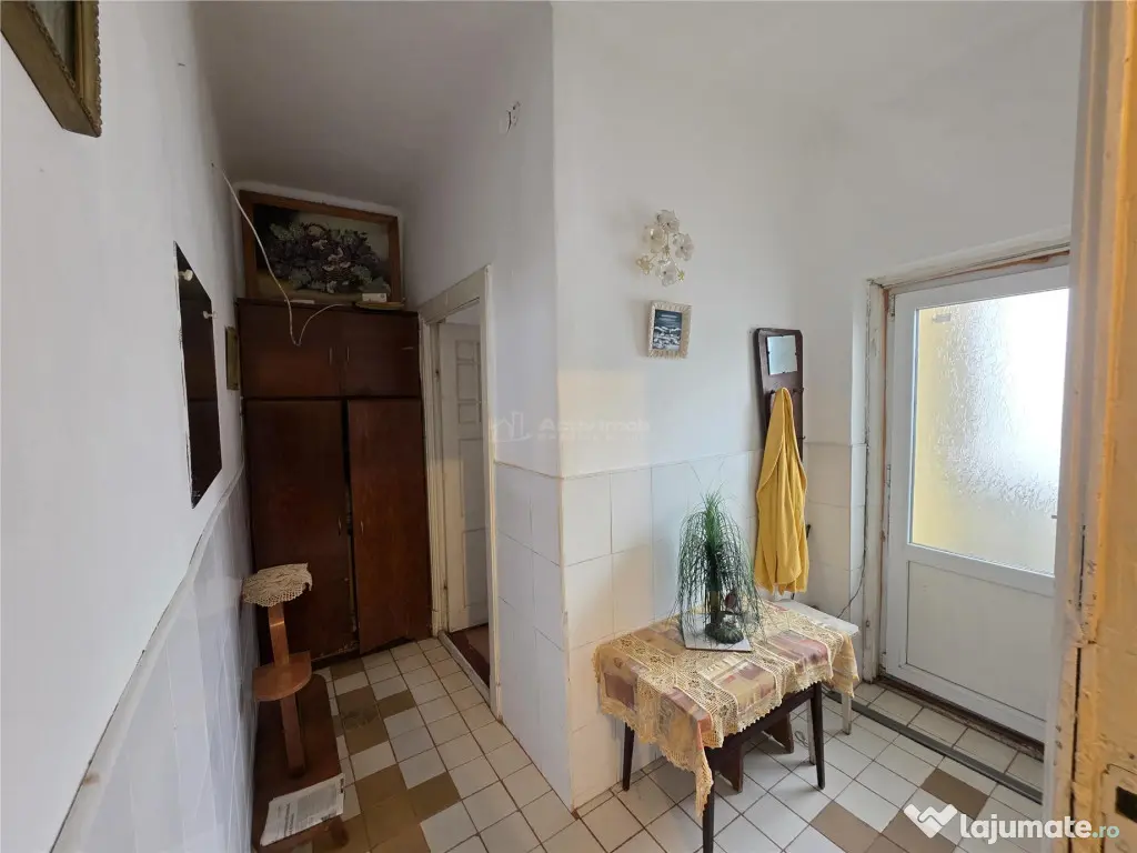 2 camere - centrala termica - et 3 mansarda - Vasile Lucac