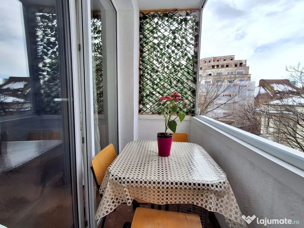 De Vanzare Apartament 2 Camere zona Magheru 