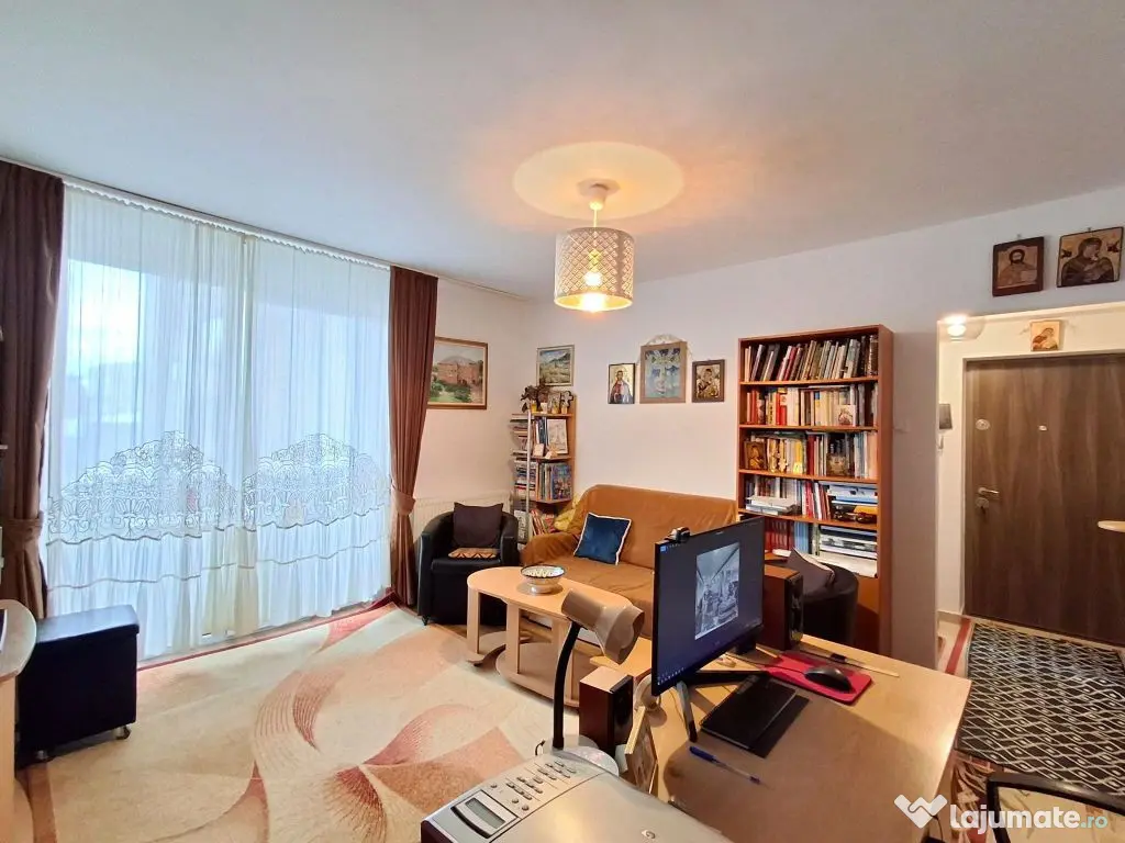 De Vanzare Apartament 2 Camere zona Magheru 