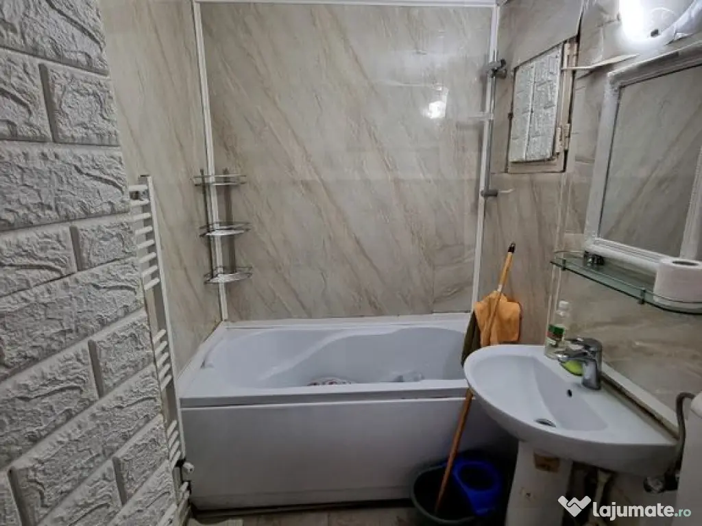 Casa de cultura-apartament 2 camere decomandat cu gaze 