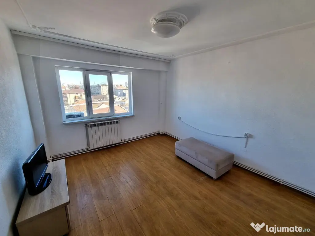 Casa de cultura-apartament 2 camere decomandat cu gaze 