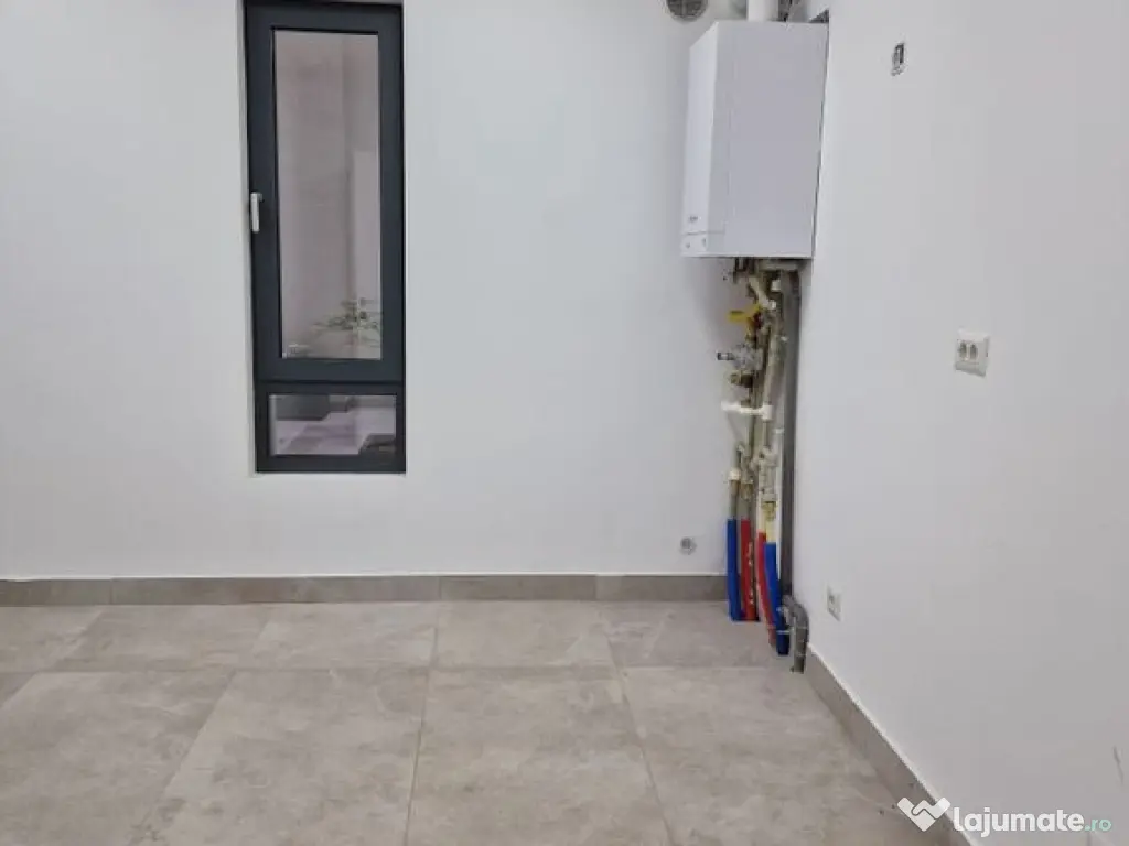 Piata Unirii Apart nou finisaje lux 131 mp plus curte 200...