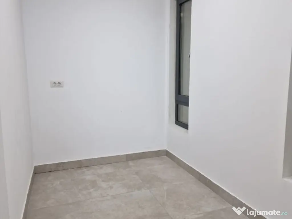 Piata Unirii Apart nou finisaje lux 131 mp plus curte 200...