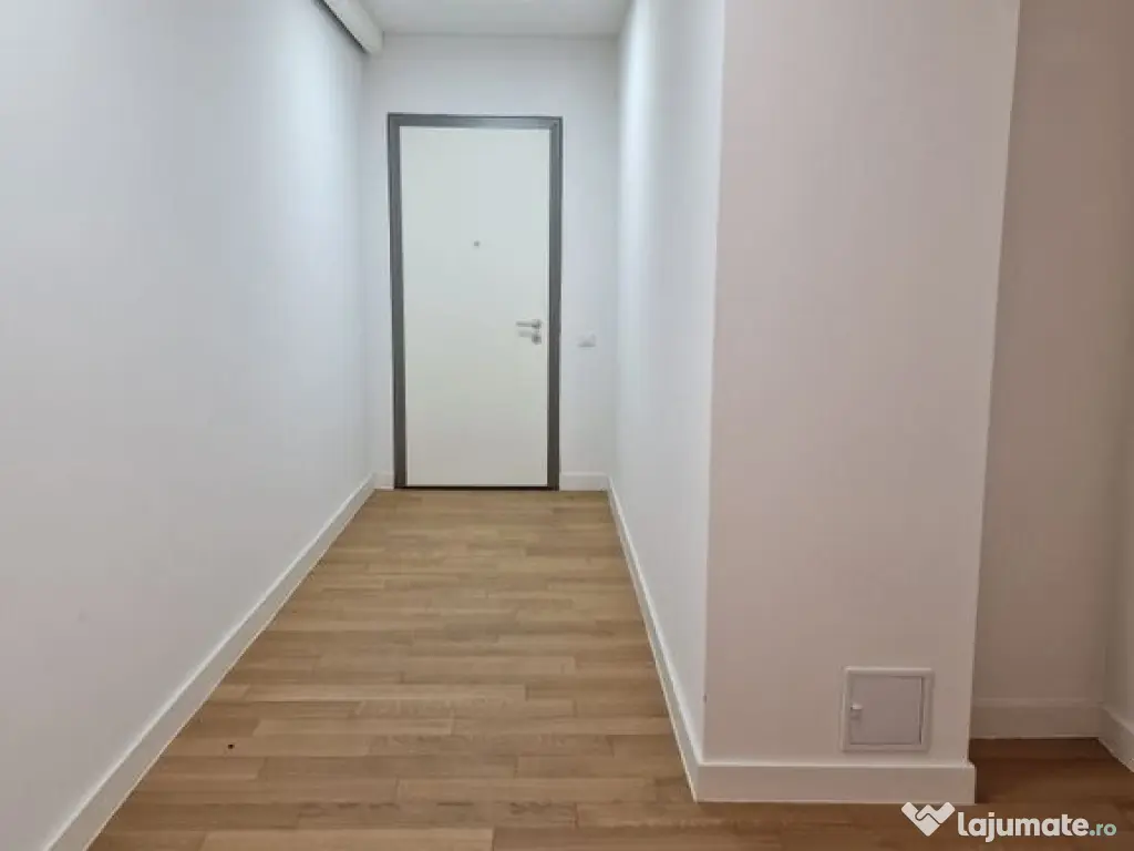 Piata Unirii Apart nou finisaje lux 131 mp plus curte 200...