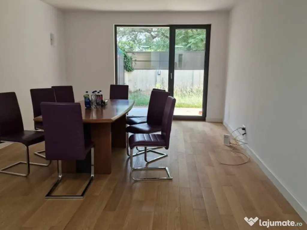 Piata Unirii Apart nou finisaje lux 131 mp plus curte 200...