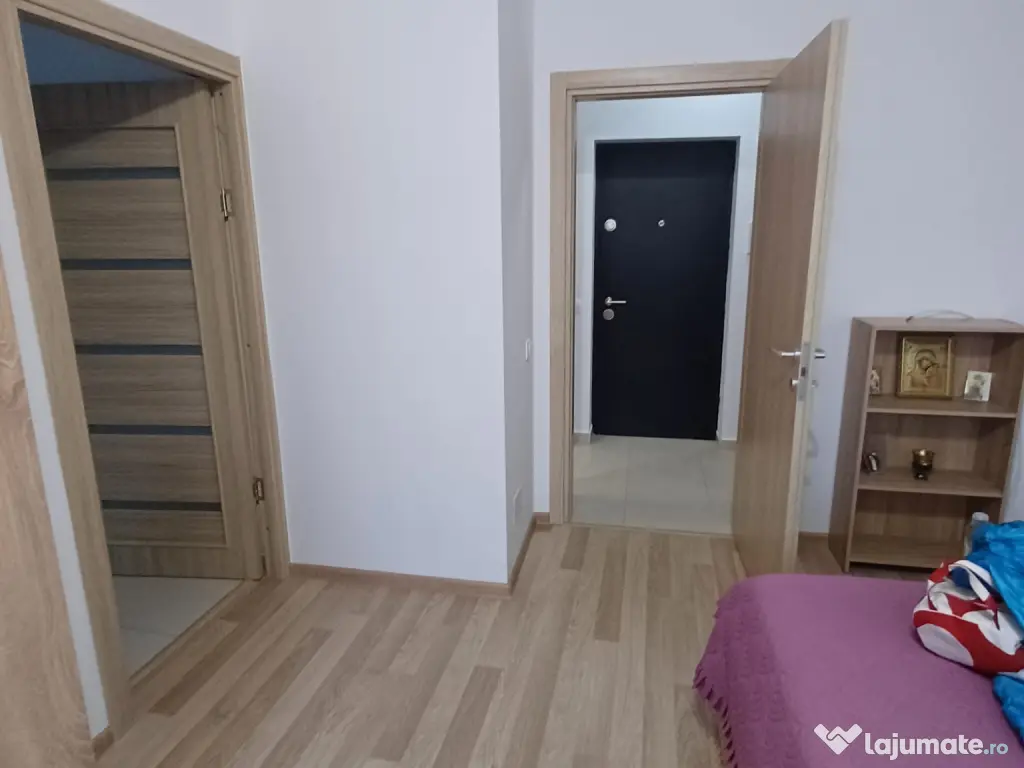 Vand garsoniera decomandata 30 mp . 