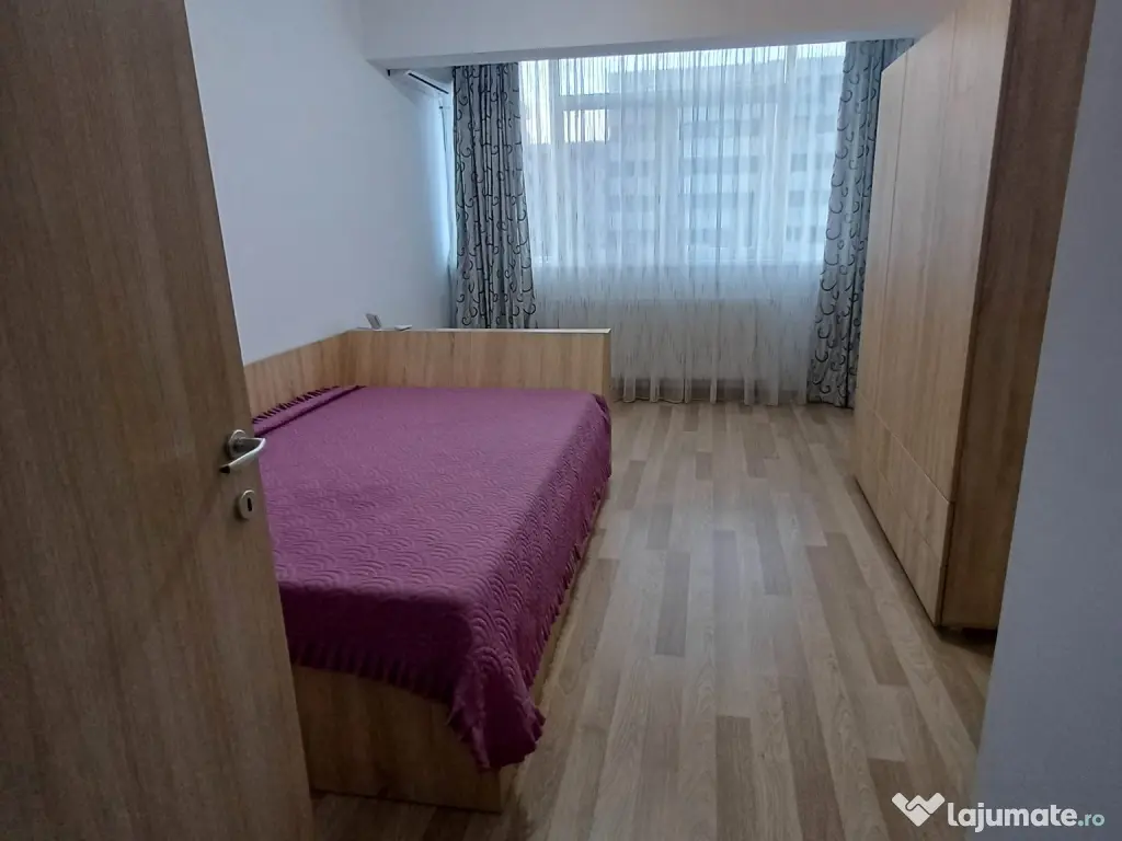 Vand garsoniera decomandata 30 mp . 