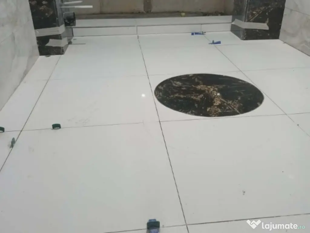 Executam lucrare exterior interior