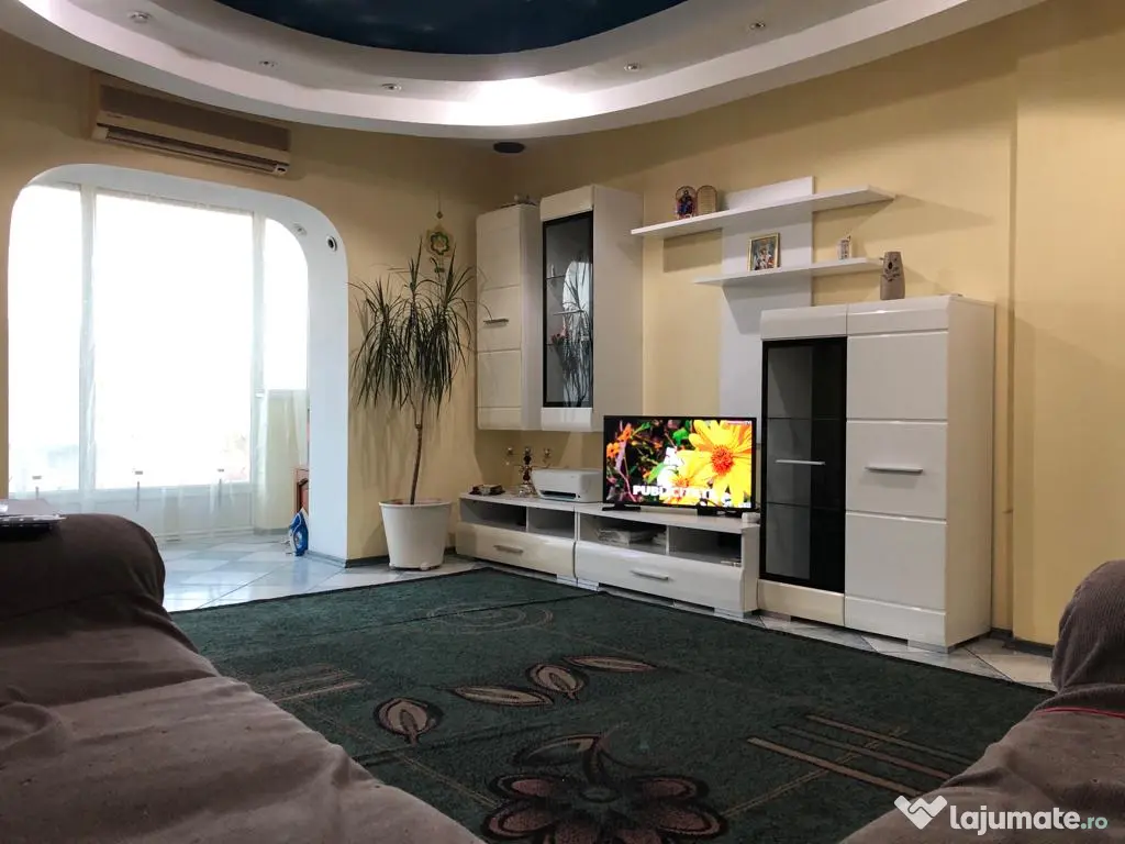 Inchiriez apartament 3 camere decomandat in Constanta 