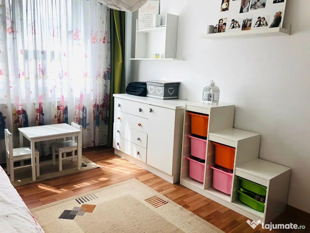 Apartament 3 camere, etaj 2, balcon, parcare Floresti zona Stadion 