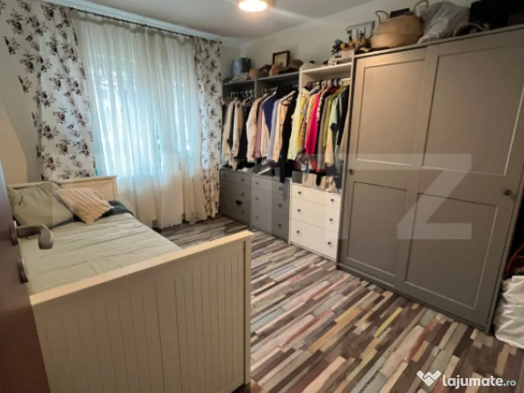 Apartament cu 3 camere, decomandat, Rovine - Damarin 