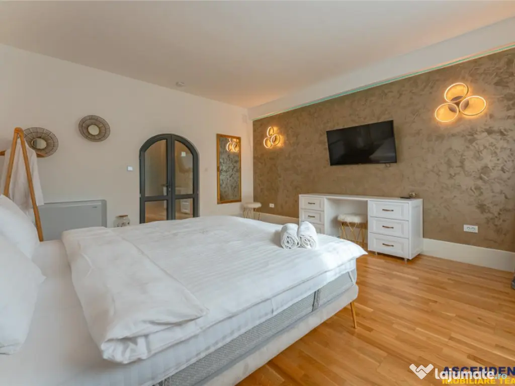 FILM 3D! Vila high tech, cu semineu, jacuzzi, terasa, 10 cam 