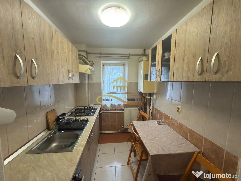 Apartament 3 camere de vanzare in Bacau 