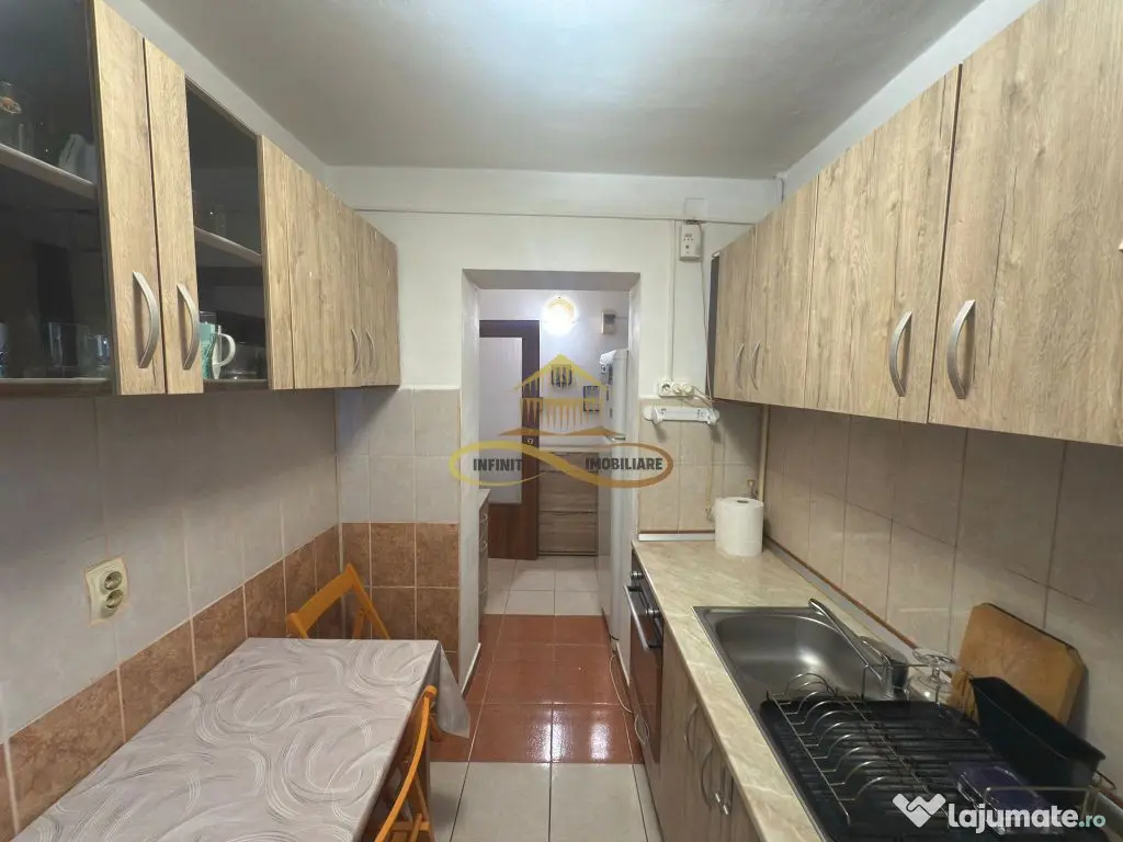 Apartament 3 camere de vanzare in Bacau 