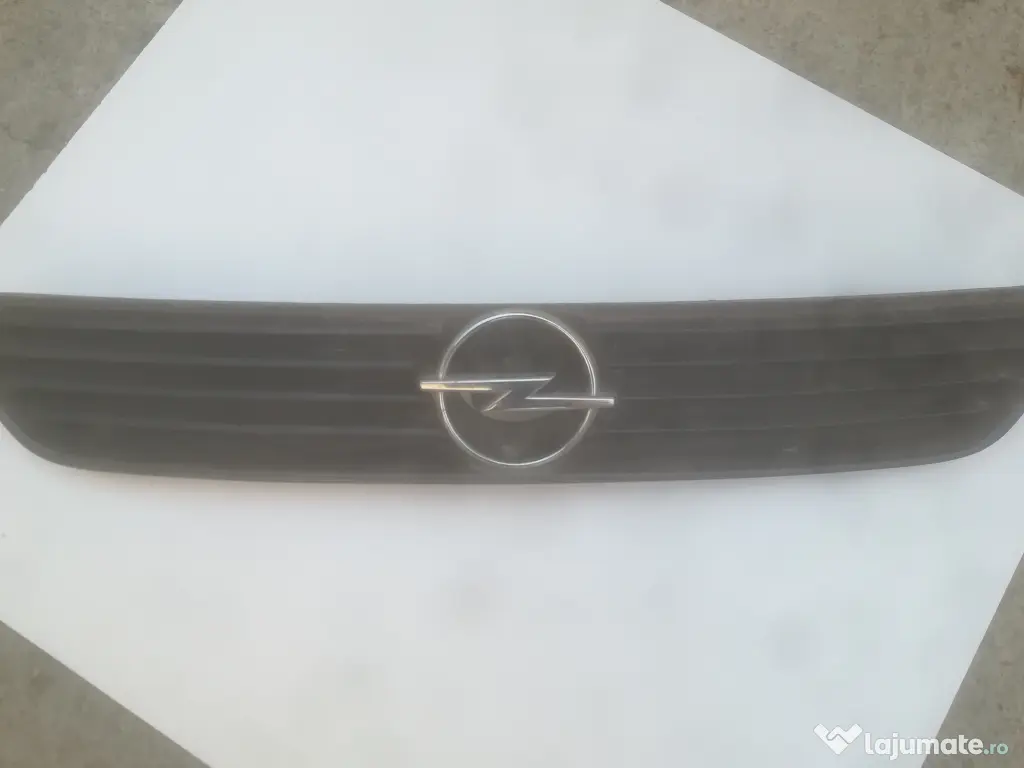 Grila radiator Opel Astra G 