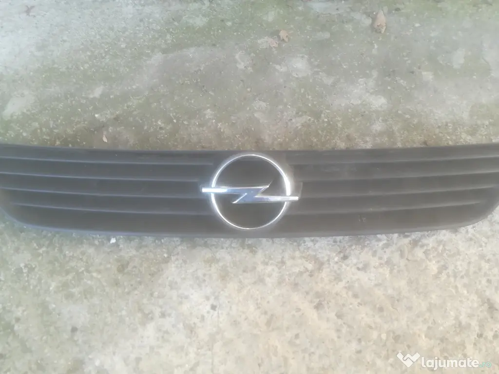 Grila radiator Opel Astra G 
