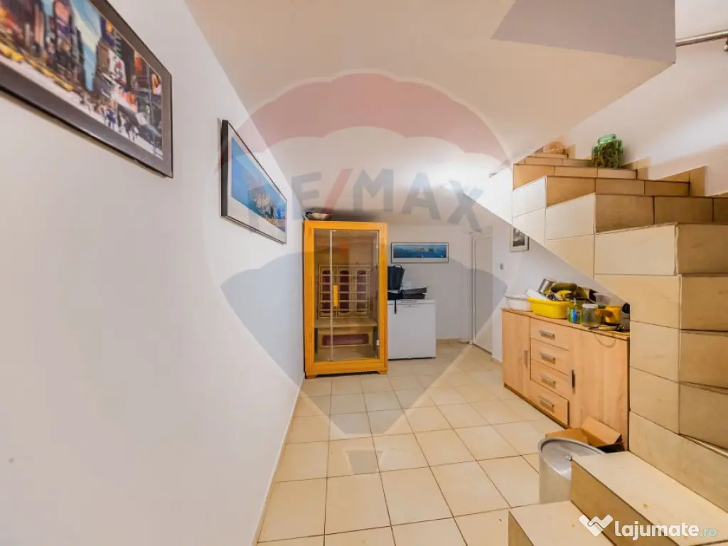 Vilă cu 4 camere de vânzare 921 mp zona Subcetate,Arad 