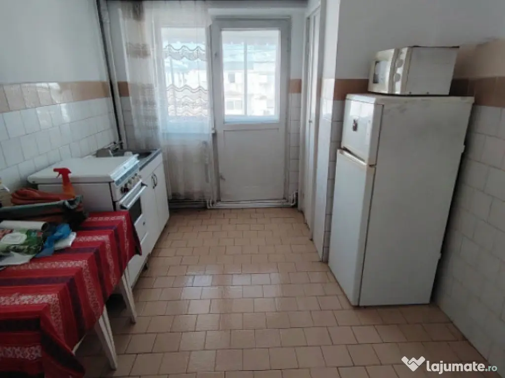 - Apartament 2 camere confort 1 decomandat, zona Radu Negru, 