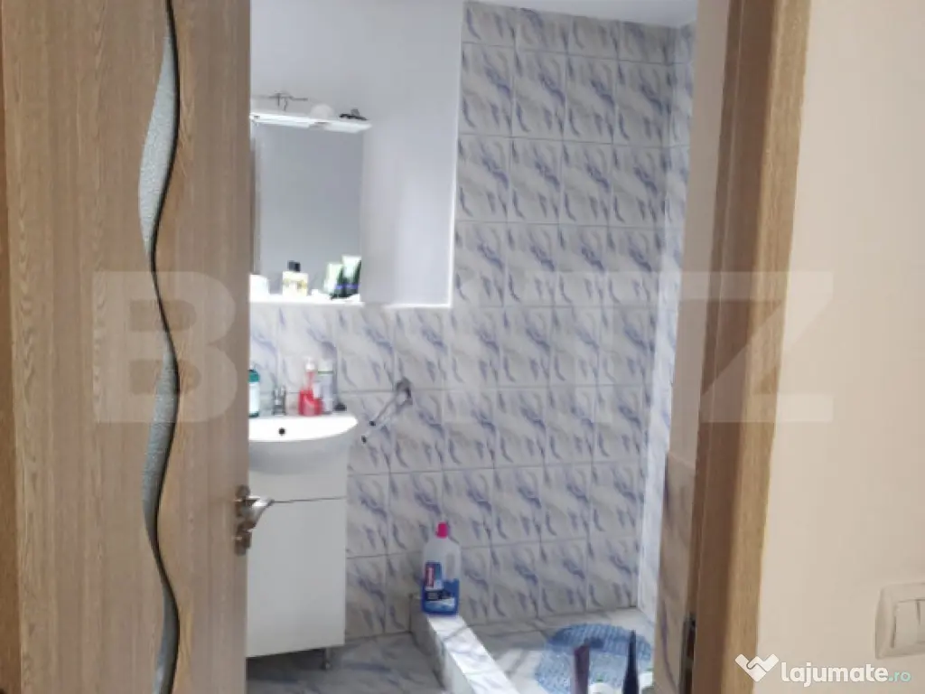 Casa in zona rezidentiala linistita, aproape de oras - panor 