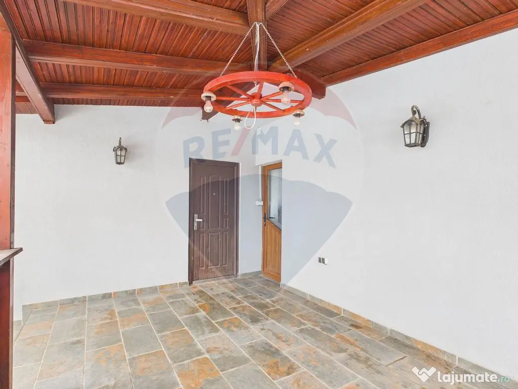 Apartament de vanzare in vila cu curte in satul Ulmi 