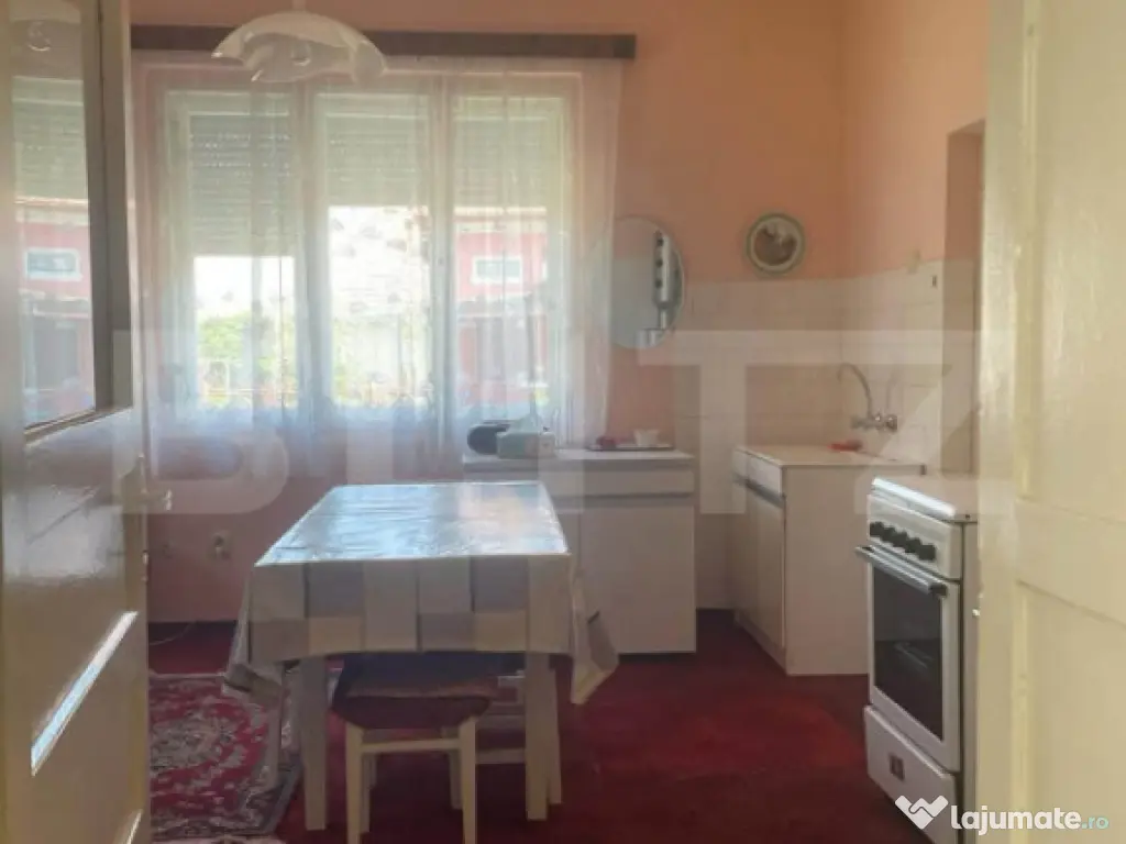 Casă de vânzare în Sărmașu, 122mp construiti, 275 mp te 