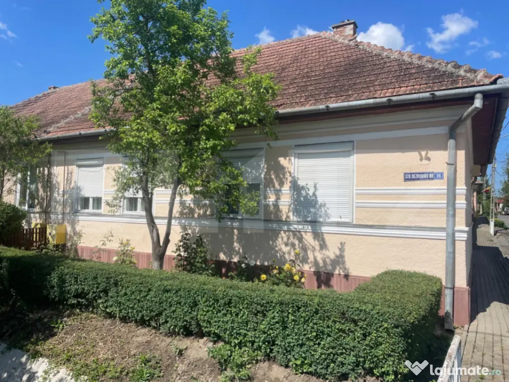 Casă de vânzare în Sărmașu, 122mp construiti, 275 mp te 