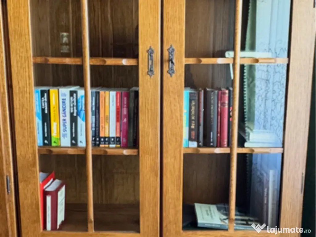 Mobilă vitrină și dulap stejar 