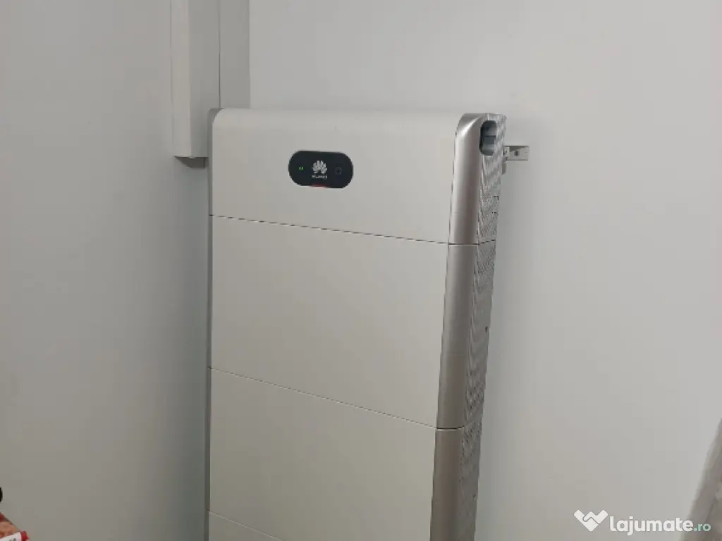 Montaj si mentenanta sisteme fotovoltaice Deye Solax Huawei. 