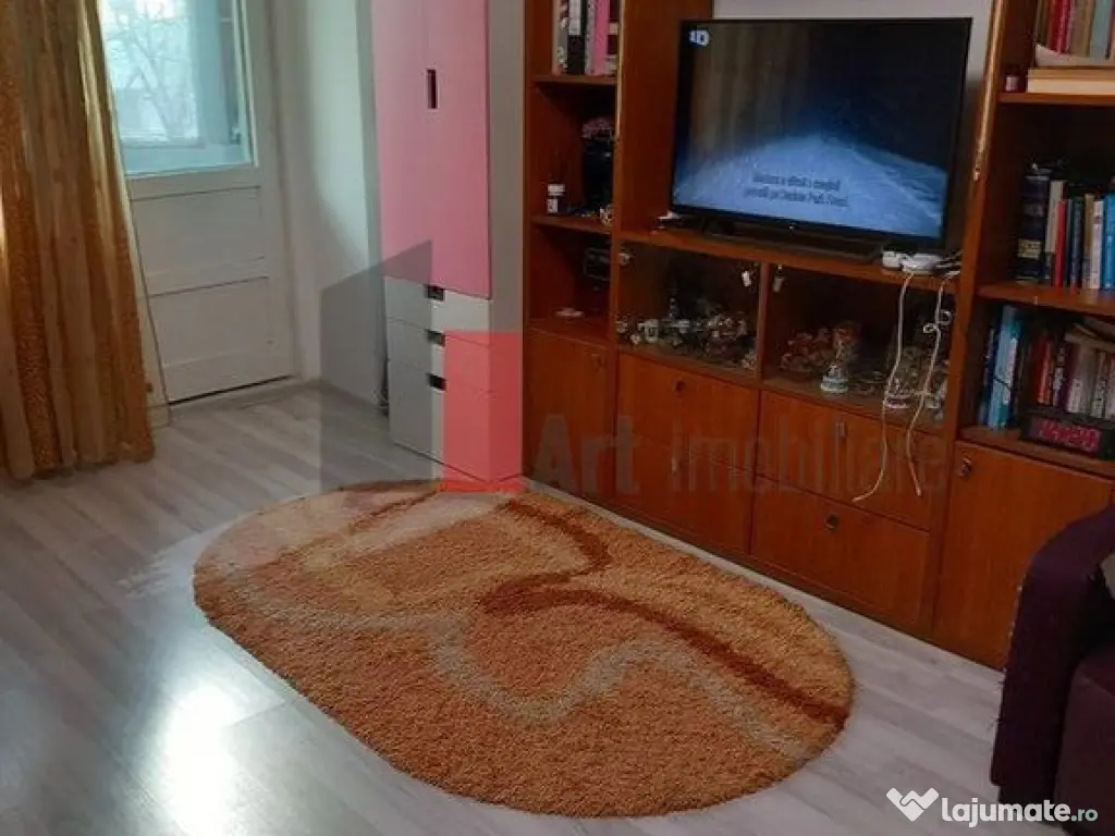 Vânzare garsonieră Berceni - Univ. Spiru Haret 