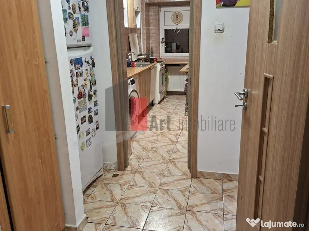 Vânzare garsonieră Berceni - Univ. Spiru Haret 