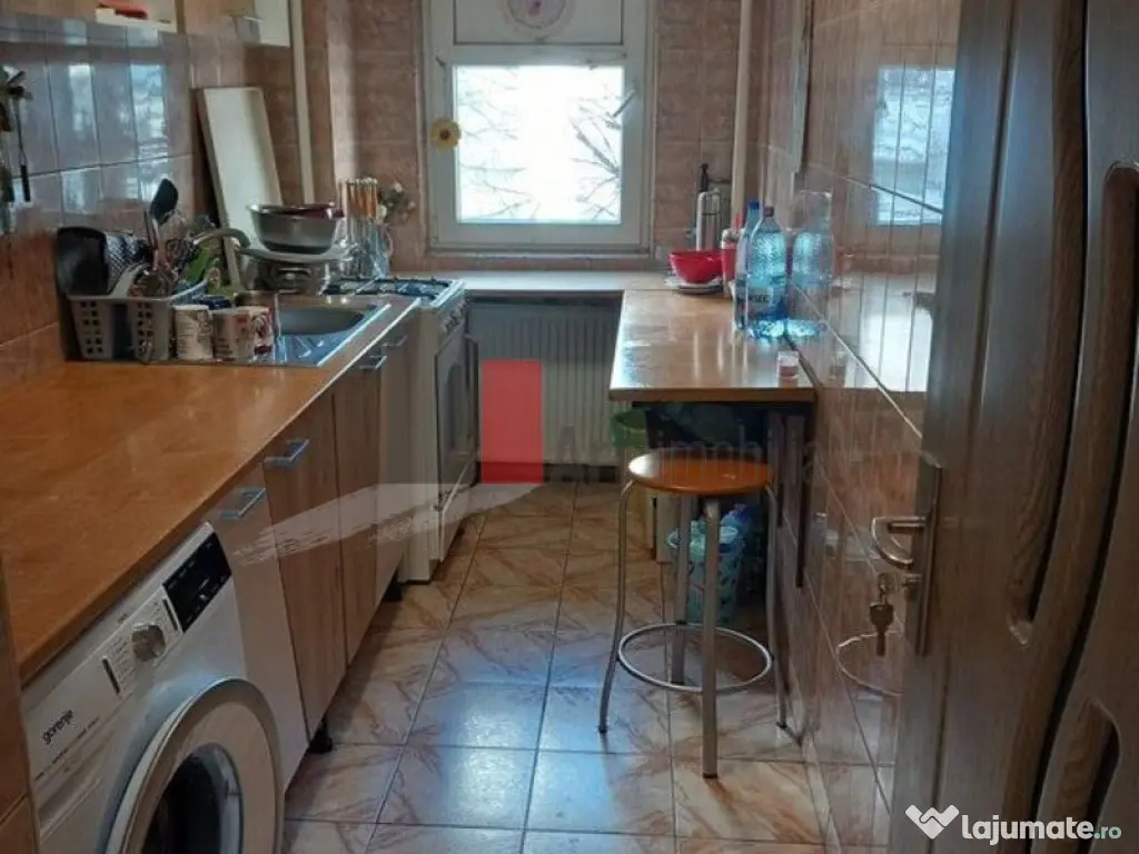 Vânzare garsonieră Berceni - Univ. Spiru Haret 