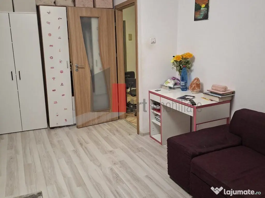 Vânzare garsonieră Berceni - Univ. Spiru Haret 