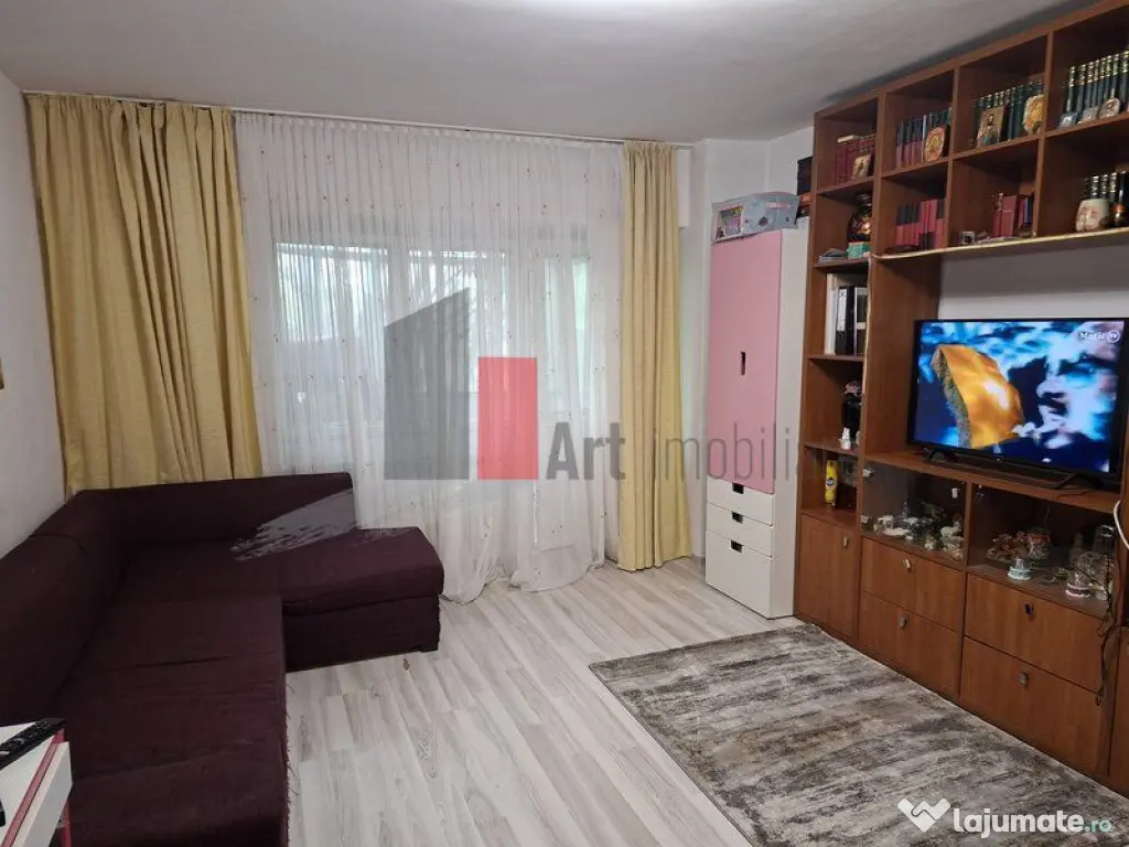 Vânzare garsonieră Berceni - Univ. Spiru Haret 