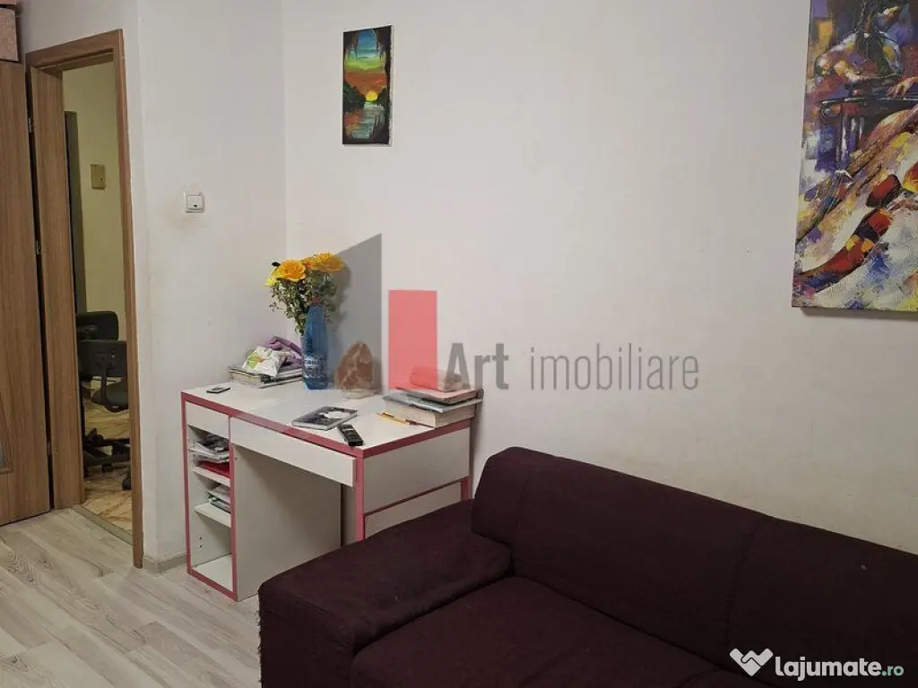 Vânzare garsonieră Berceni - Univ. Spiru Haret 