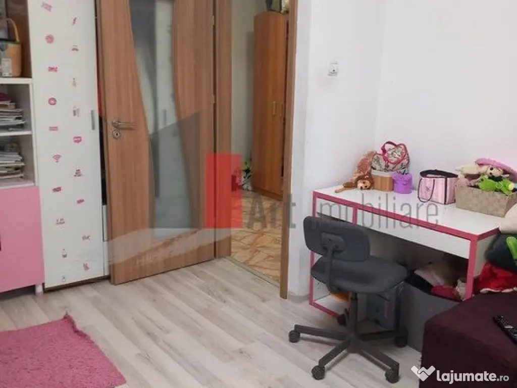 Vânzare garsonieră Berceni - Univ. Spiru Haret 