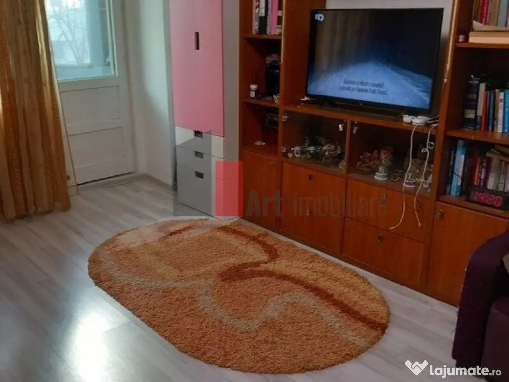Vânzare garsonieră Berceni - Univ. Spiru Haret 