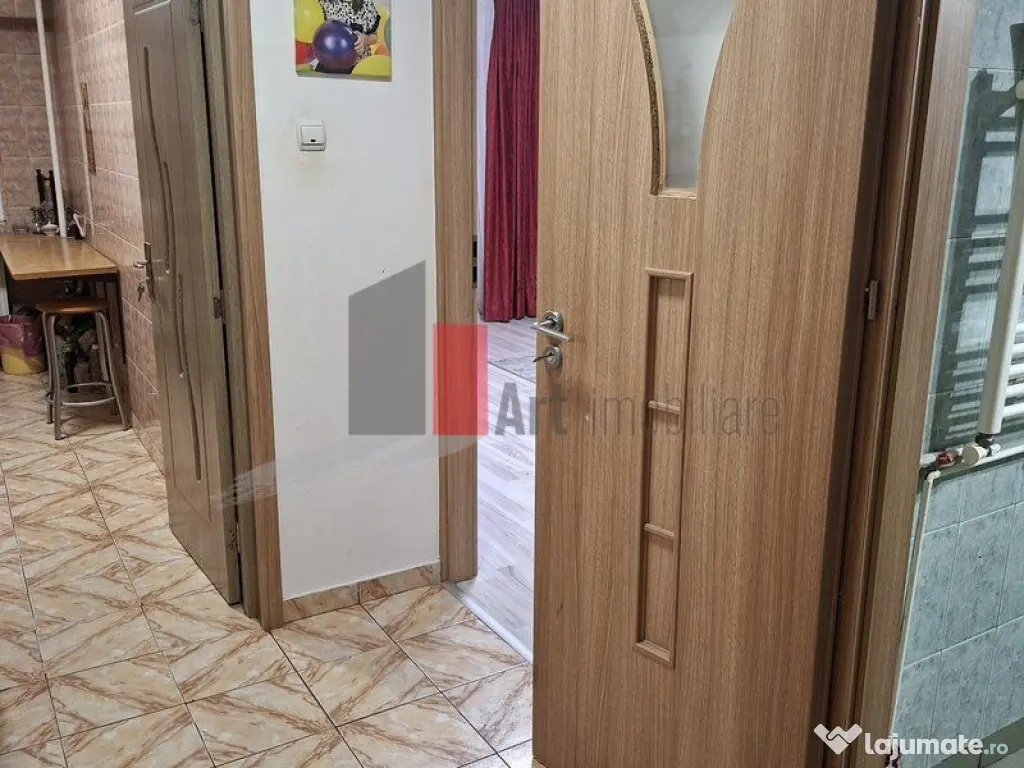 Vânzare garsonieră Berceni - Univ. Spiru Haret 