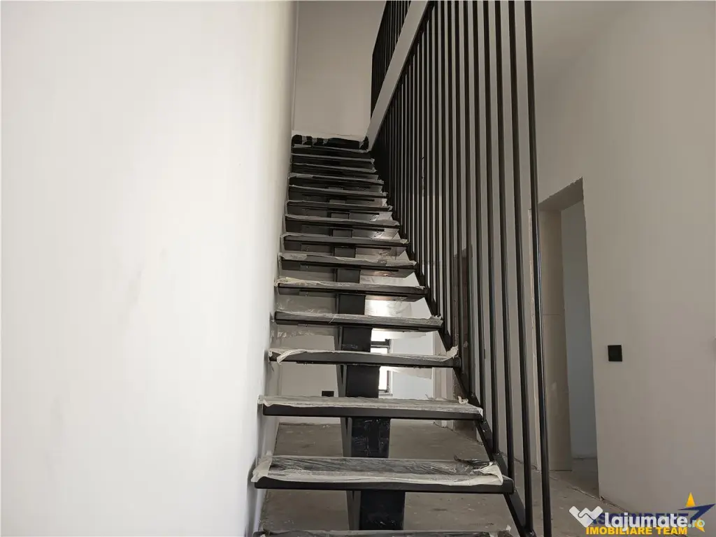 Vila impozanta, aspect deosebit, configuratie tip duplex, vi 